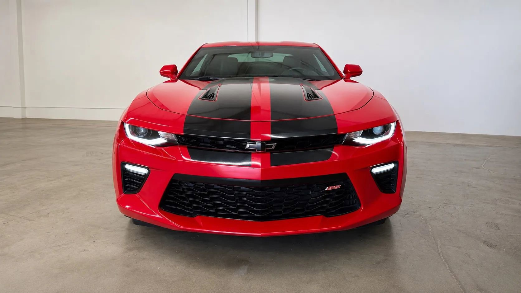 Used 2016 Chevrolet Camaro SS RWD image 4