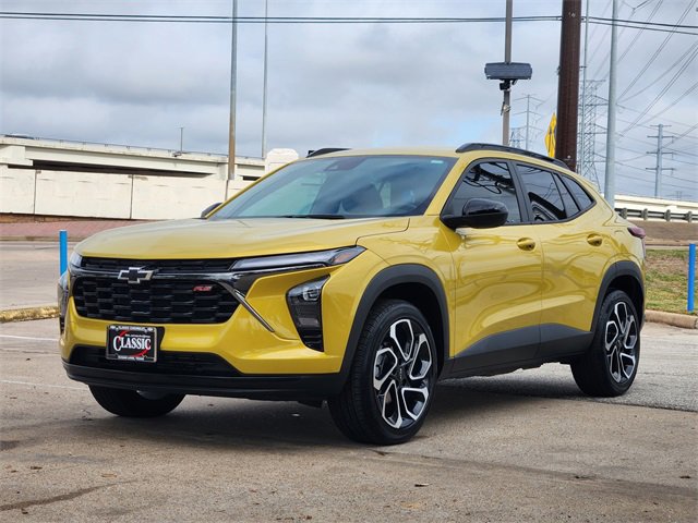 Used 2025 Chevrolet Trax RS w/ Driver Confidence Package image 3