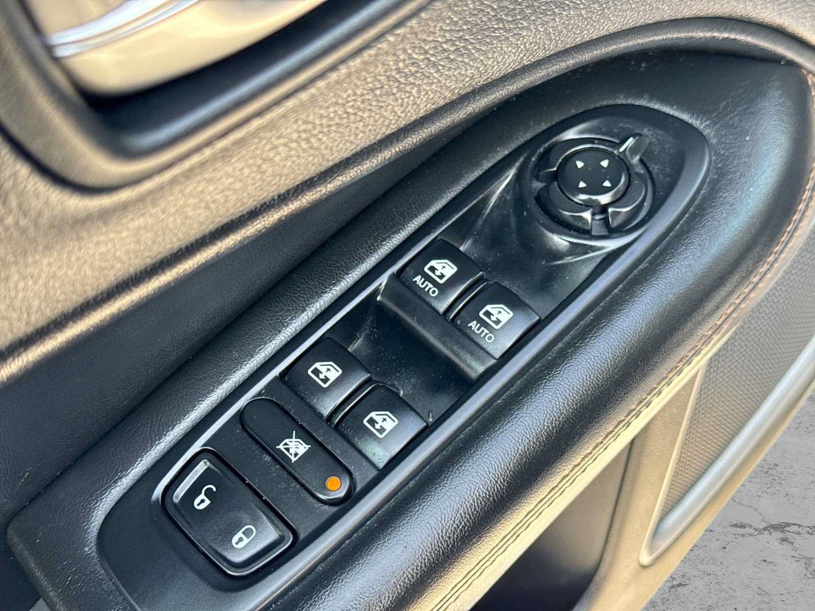 Used 2018 Jeep Compass Limited w/ Navigation Group AWD/4WD image 16