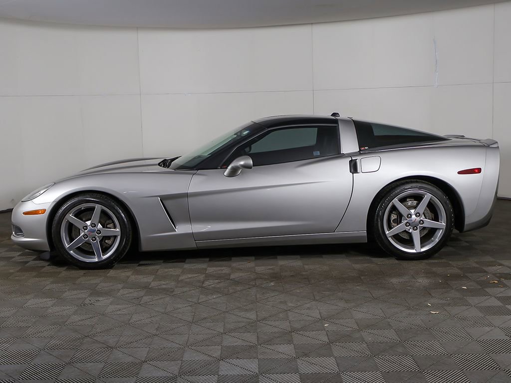 Used 2005 Chevrolet Corvette Coupe w/ Preferred Equipment Group RWD image 14