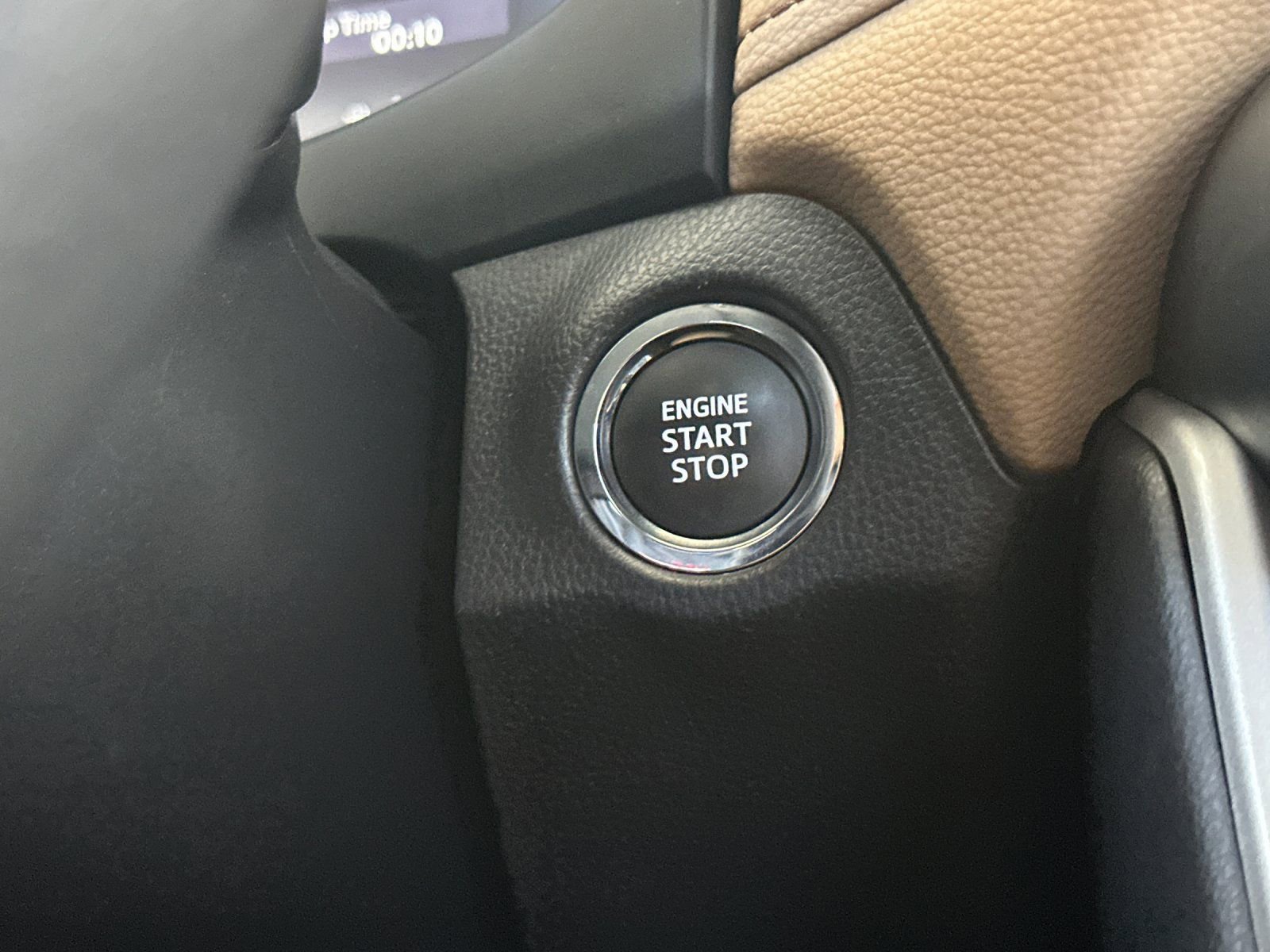 Used 2025 Toyota RAV4 Limited w/ Weather Package AWD/4WD image 21