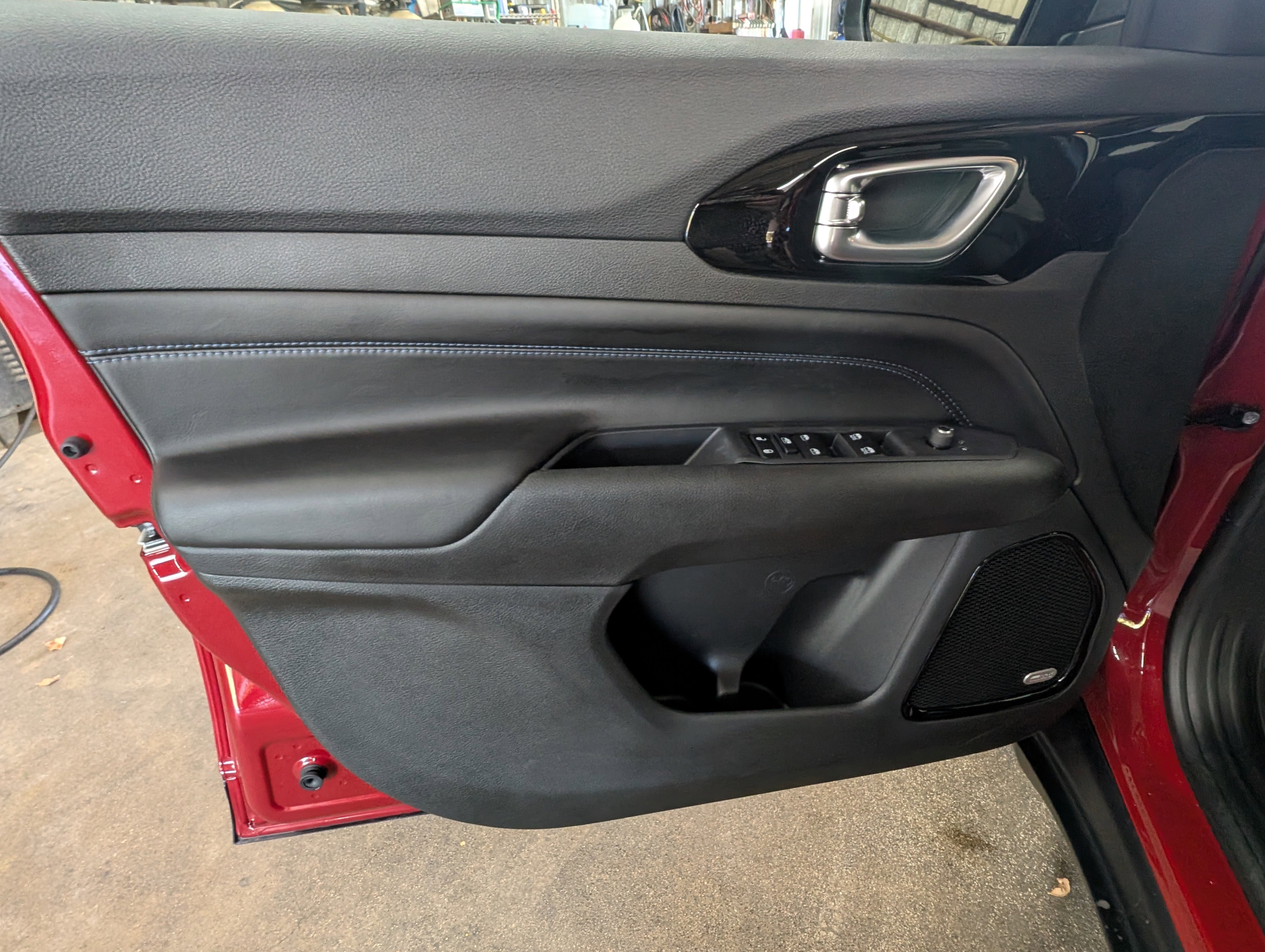 New 2026 Jeep Compass Limited w/ Sun, Sound & Navigation Group image 10