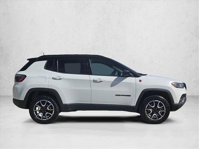 Used 2025 Jeep Compass Trailhawk w/ Trailer Tow Group image 4