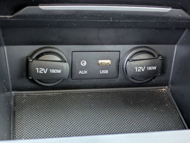 Used 2017 Hyundai Elantra SE image 25