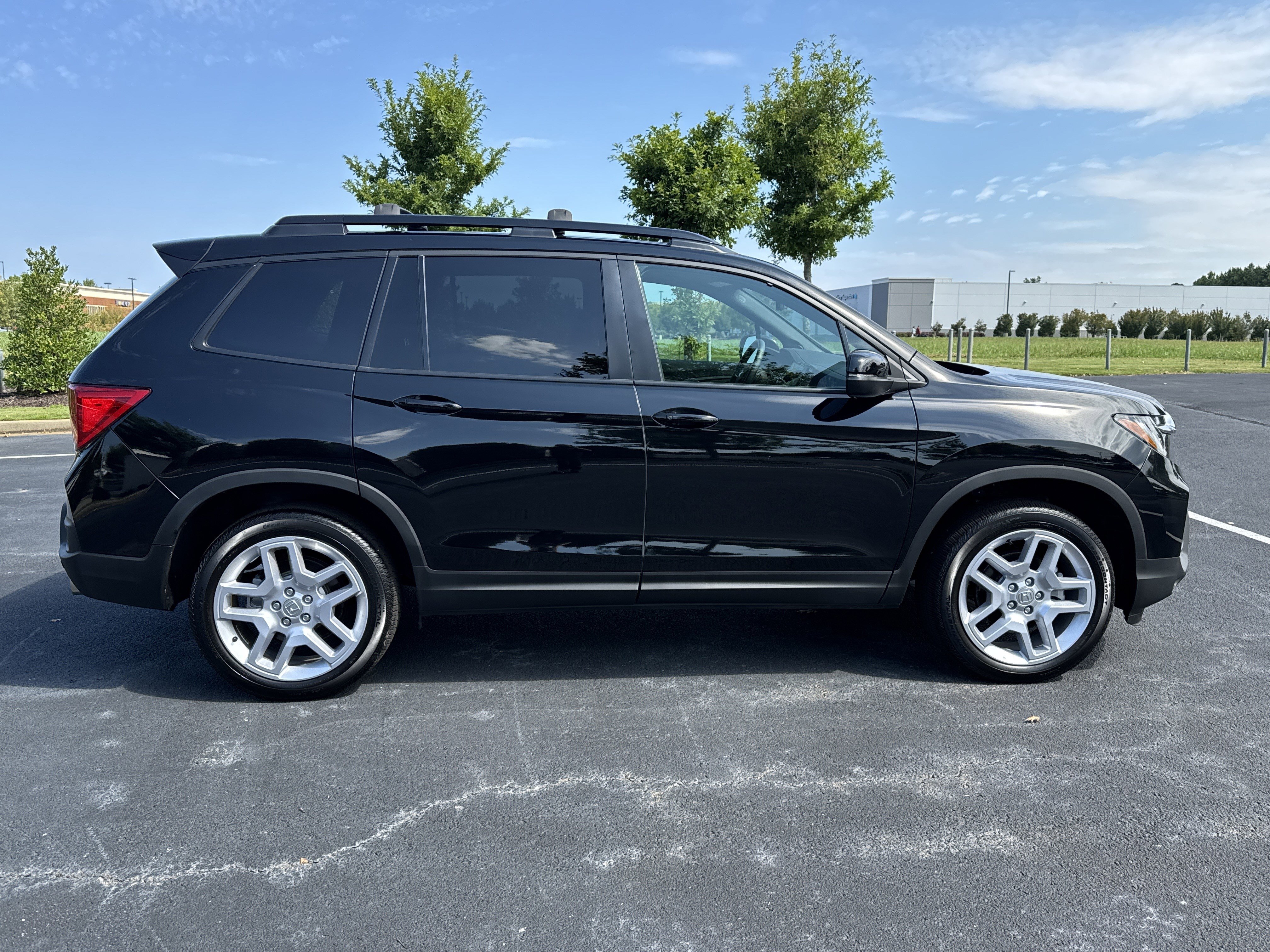 Used 2025 Honda Passport EX-L image 10