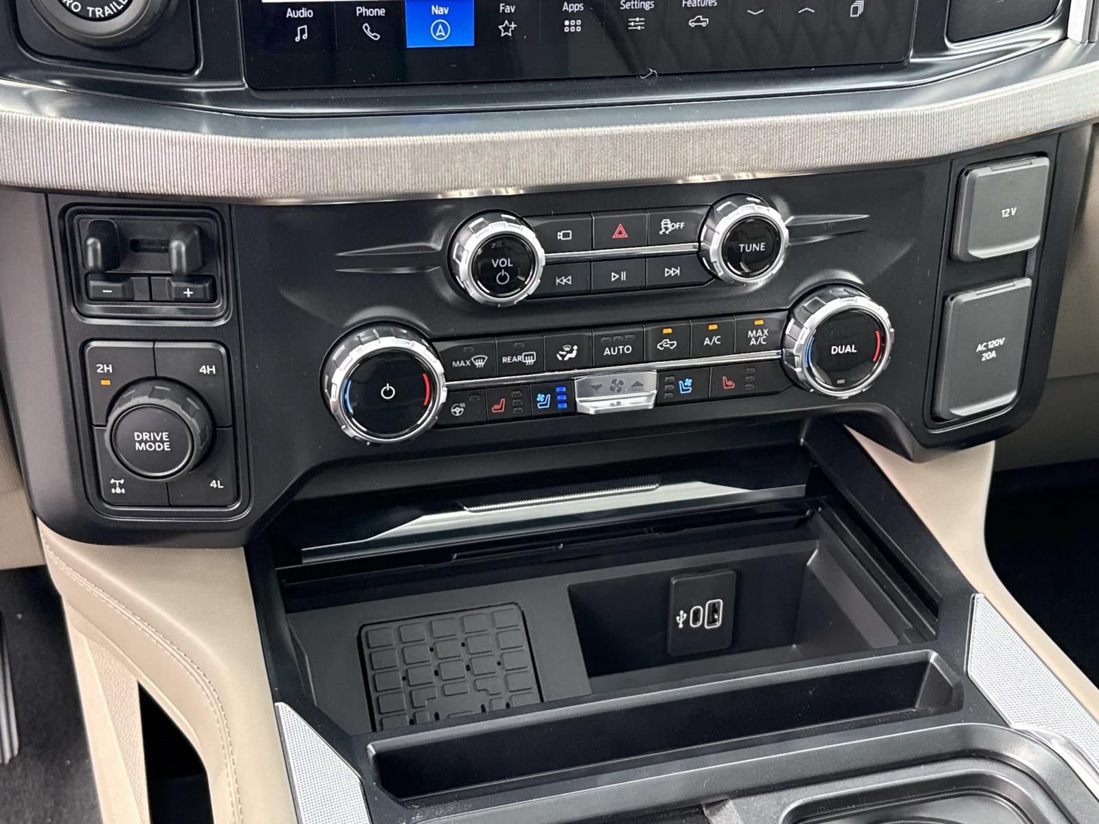 New 2027 Ford F250 Platinum w/ Platinum Plus Package AWD/4WD image 16