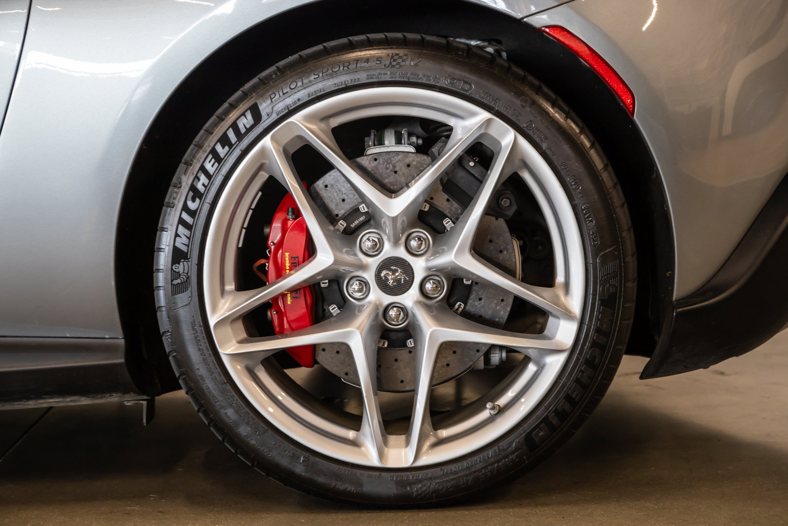 Used 2021 Ferrari Roma RWD image 18