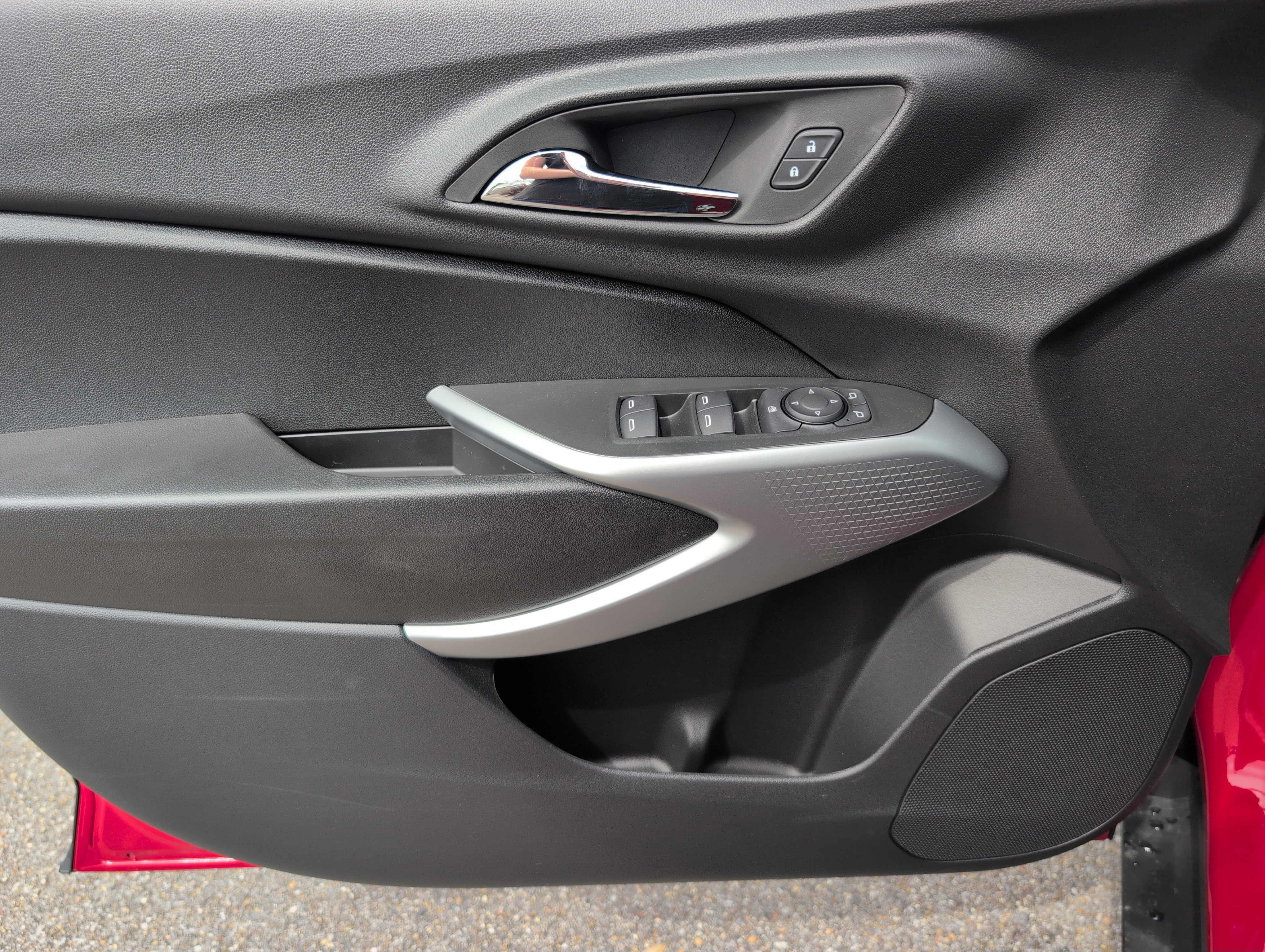 New 2026 Chevrolet Trax RS w/ Sunroof Package image 15