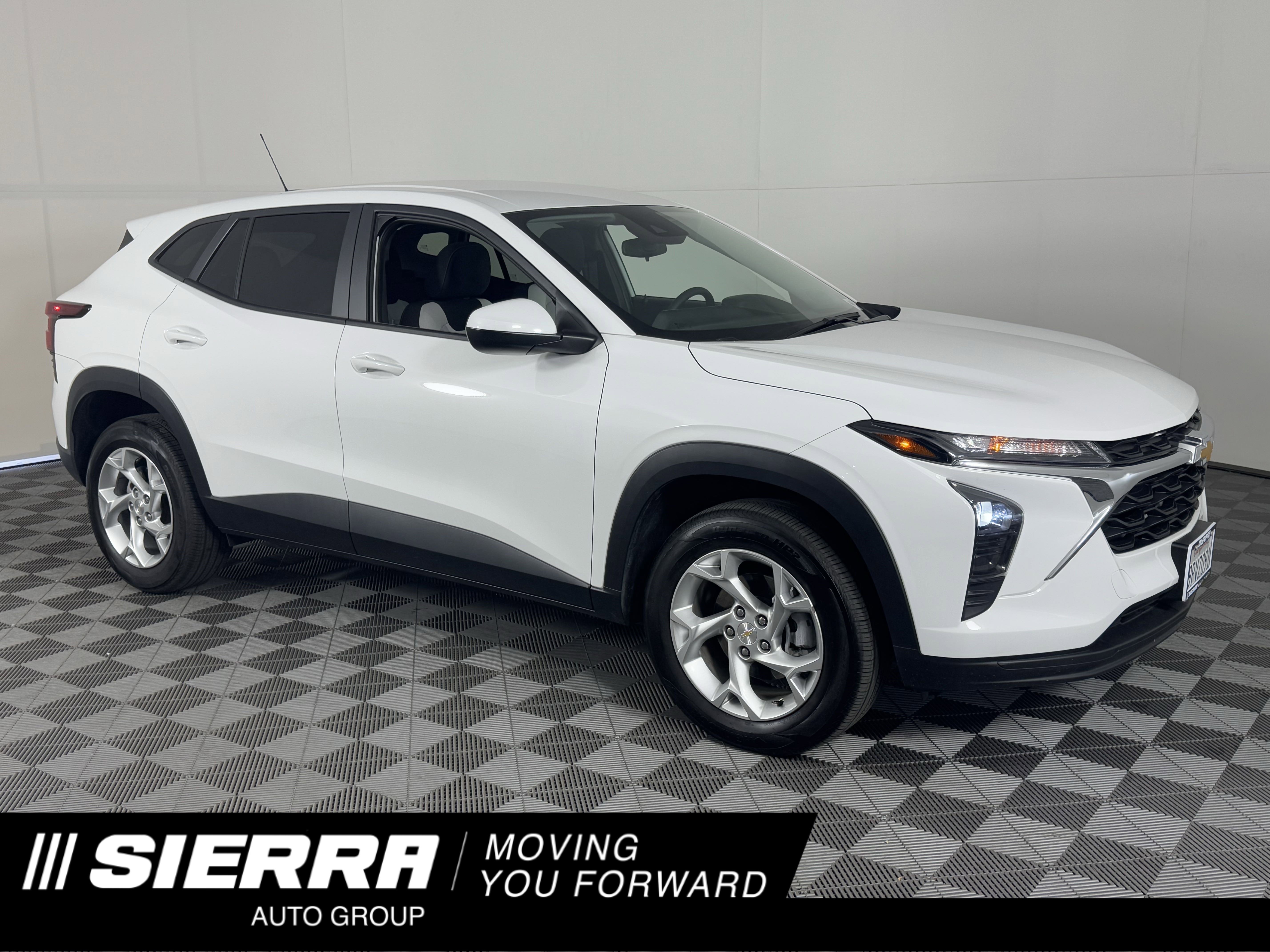 Used 2024 Chevrolet Trax LS w/ LS Convenience Package