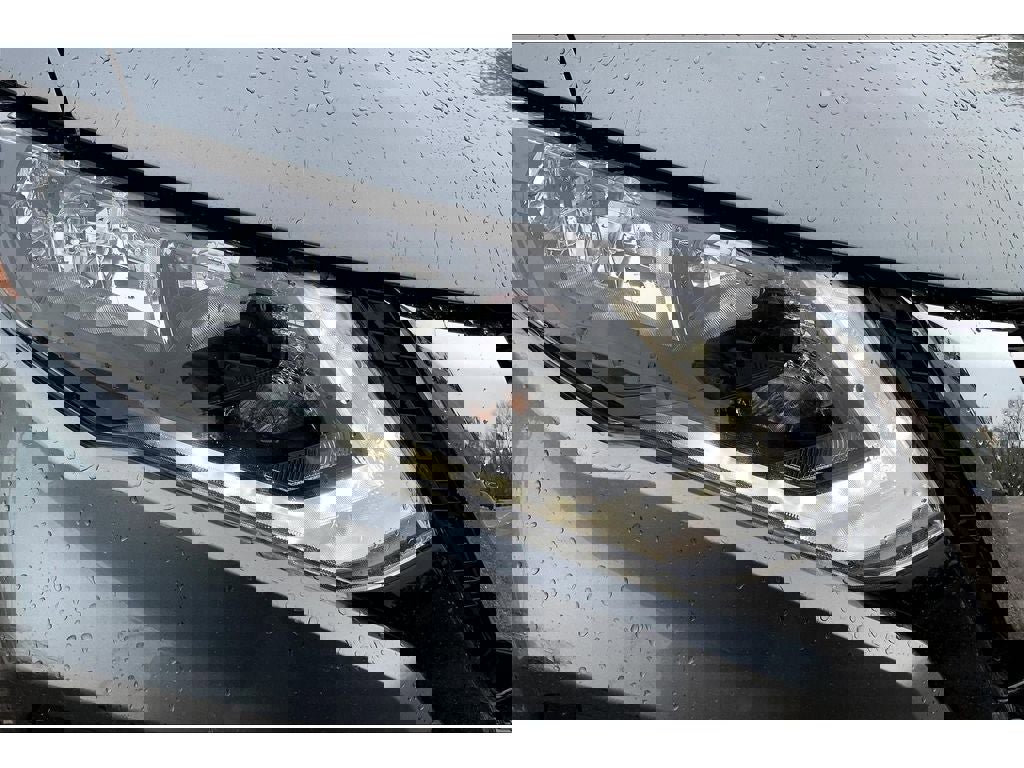 Used 2018 Nissan Rogue SV image 28