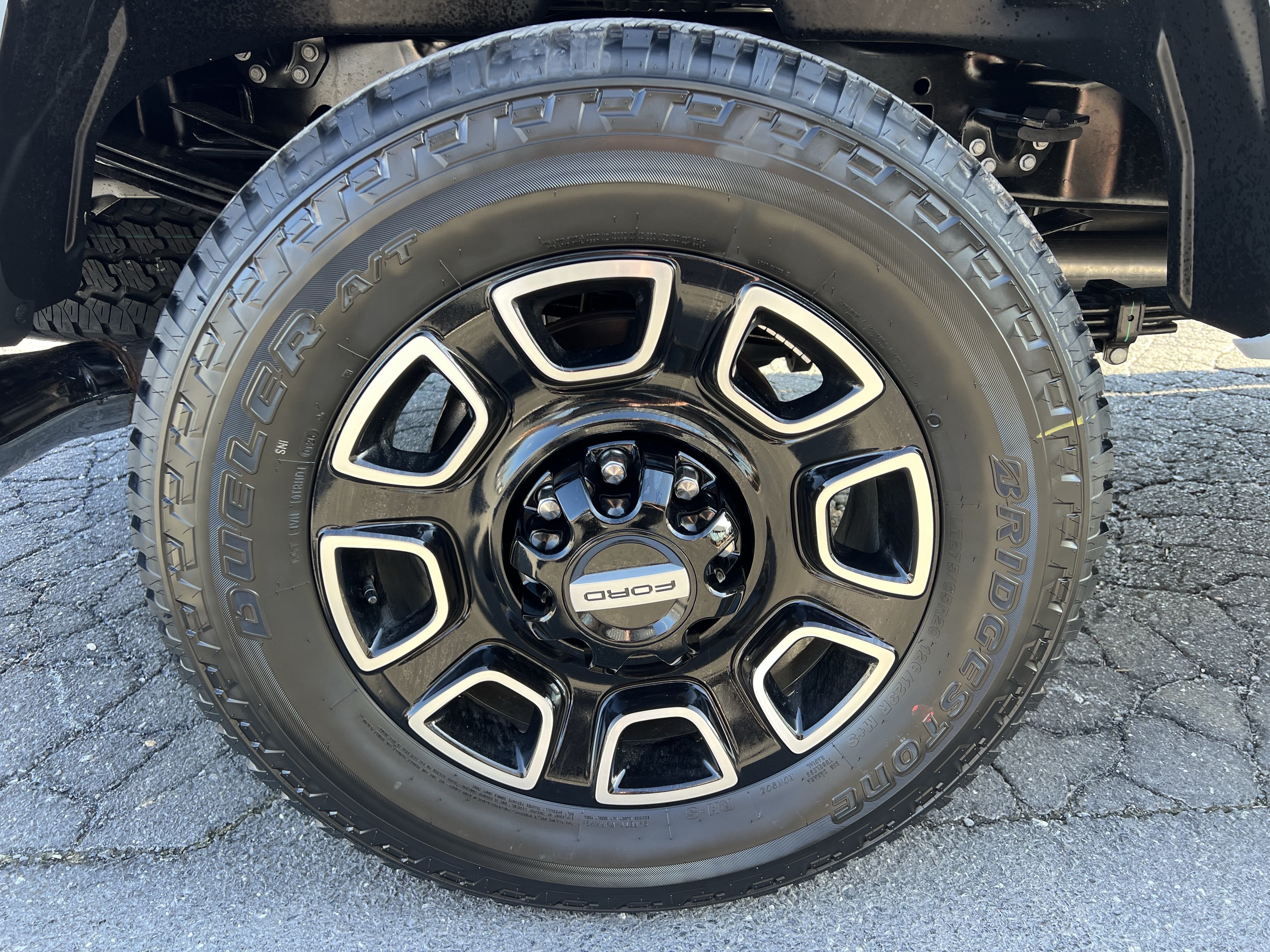New 2026 Ford F350 Platinum w/ FX4 Off-Road Package AWD/4WD image 14