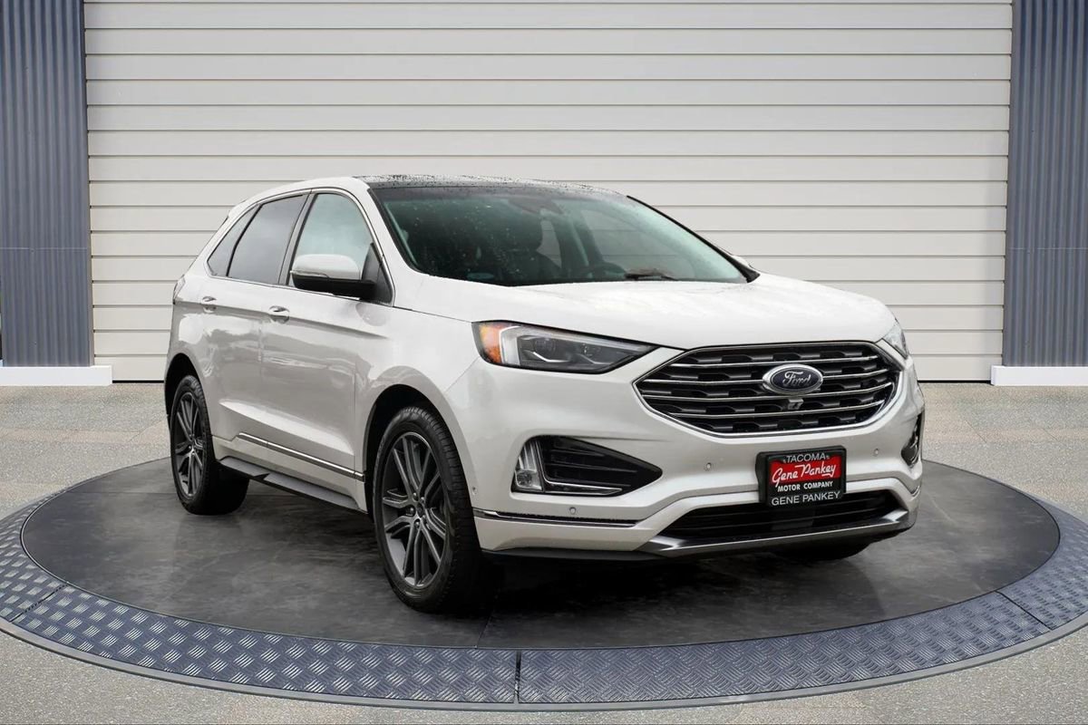 Used 2019 Ford Edge Titanium w/ Equipment Group 301A AWD/4WD image 1