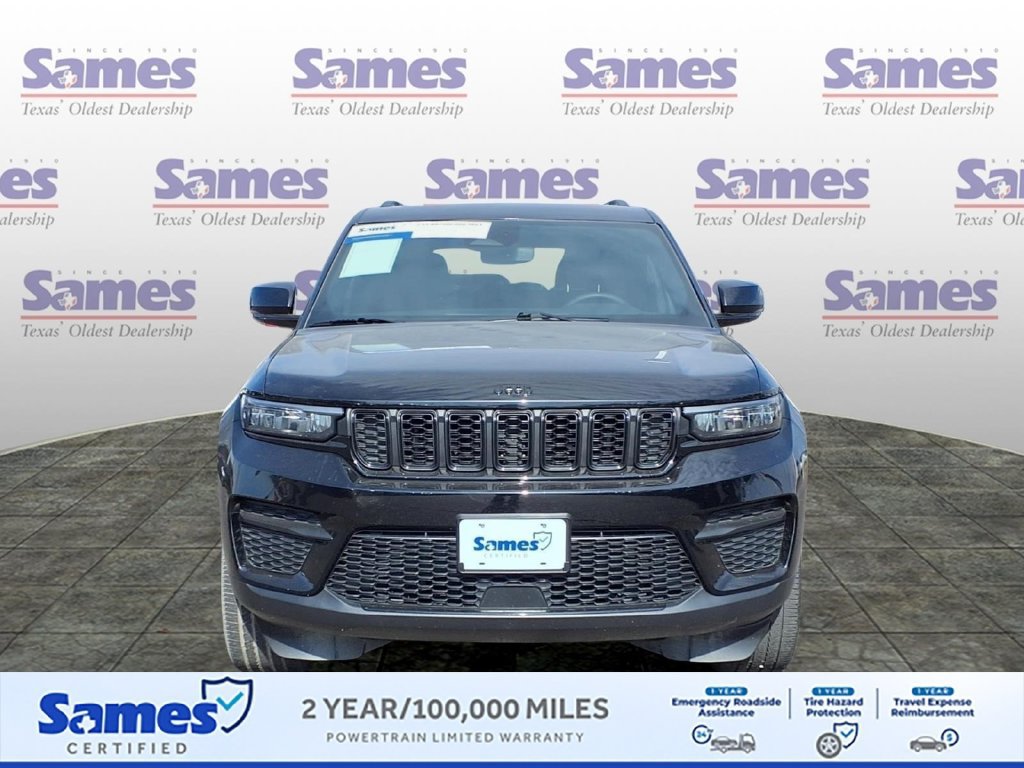 Used 2024 Jeep Grand Cherokee Altitude RWD image 2