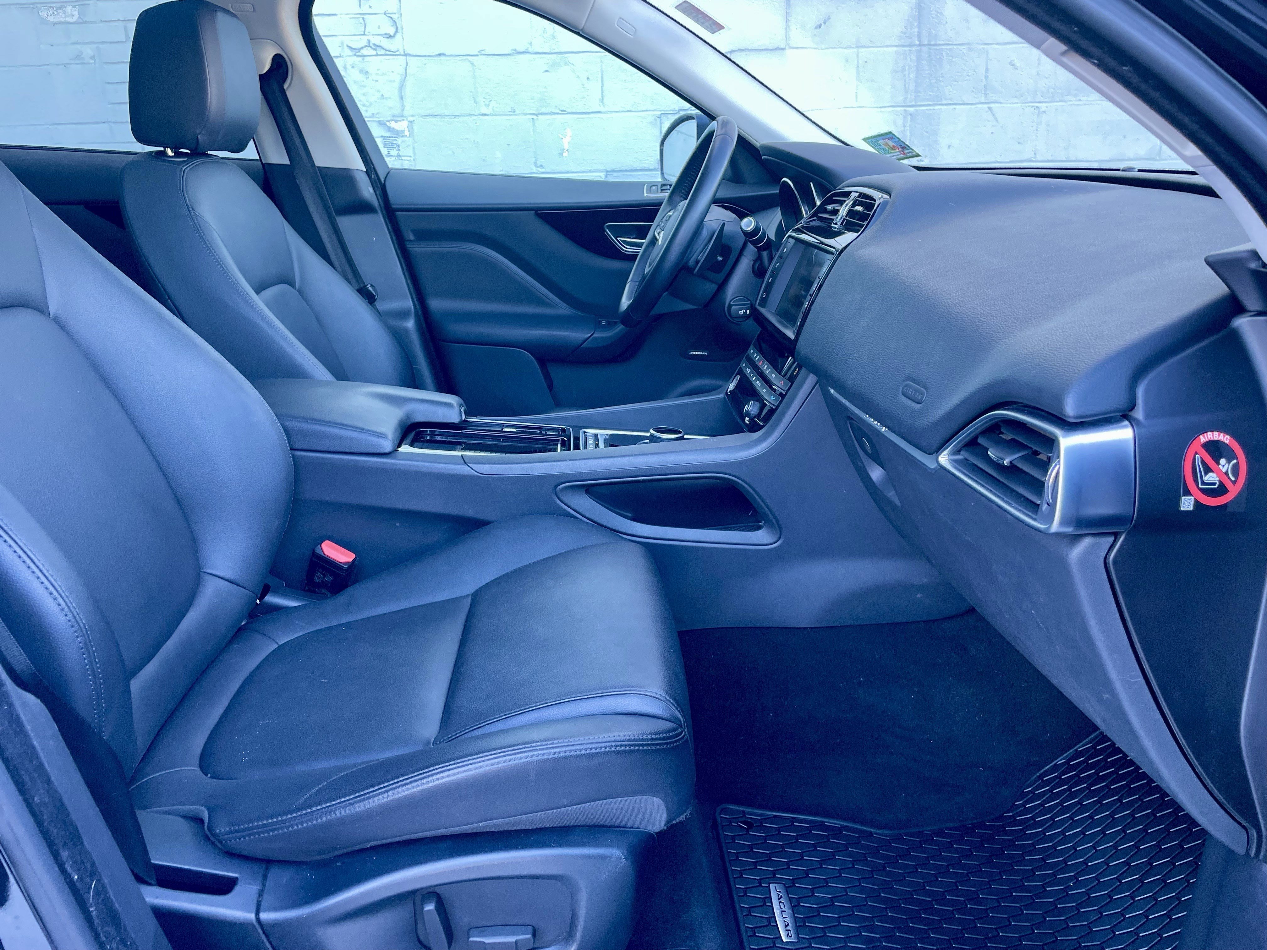 Used 2018 Jaguar F-PACE Premium image 15