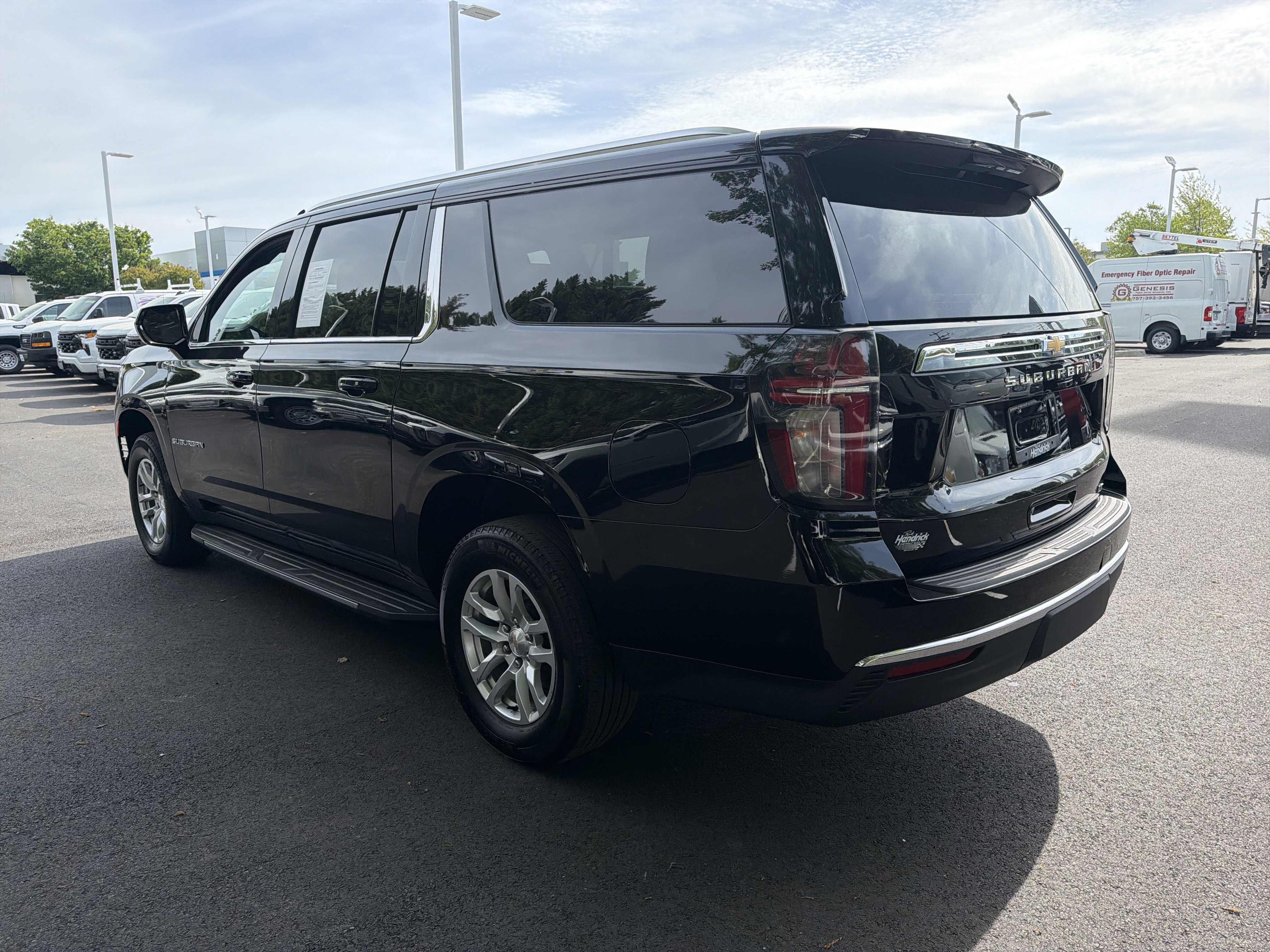 Used 2024 Chevrolet Suburban LT AWD/4WD image 8
