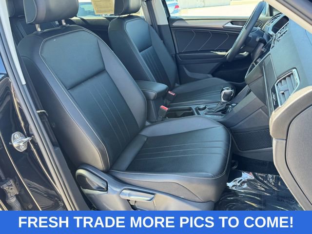 Used 2024 Volkswagen Tiguan SE w/ Panoramic Sunroof Package AWD/4WD image 12