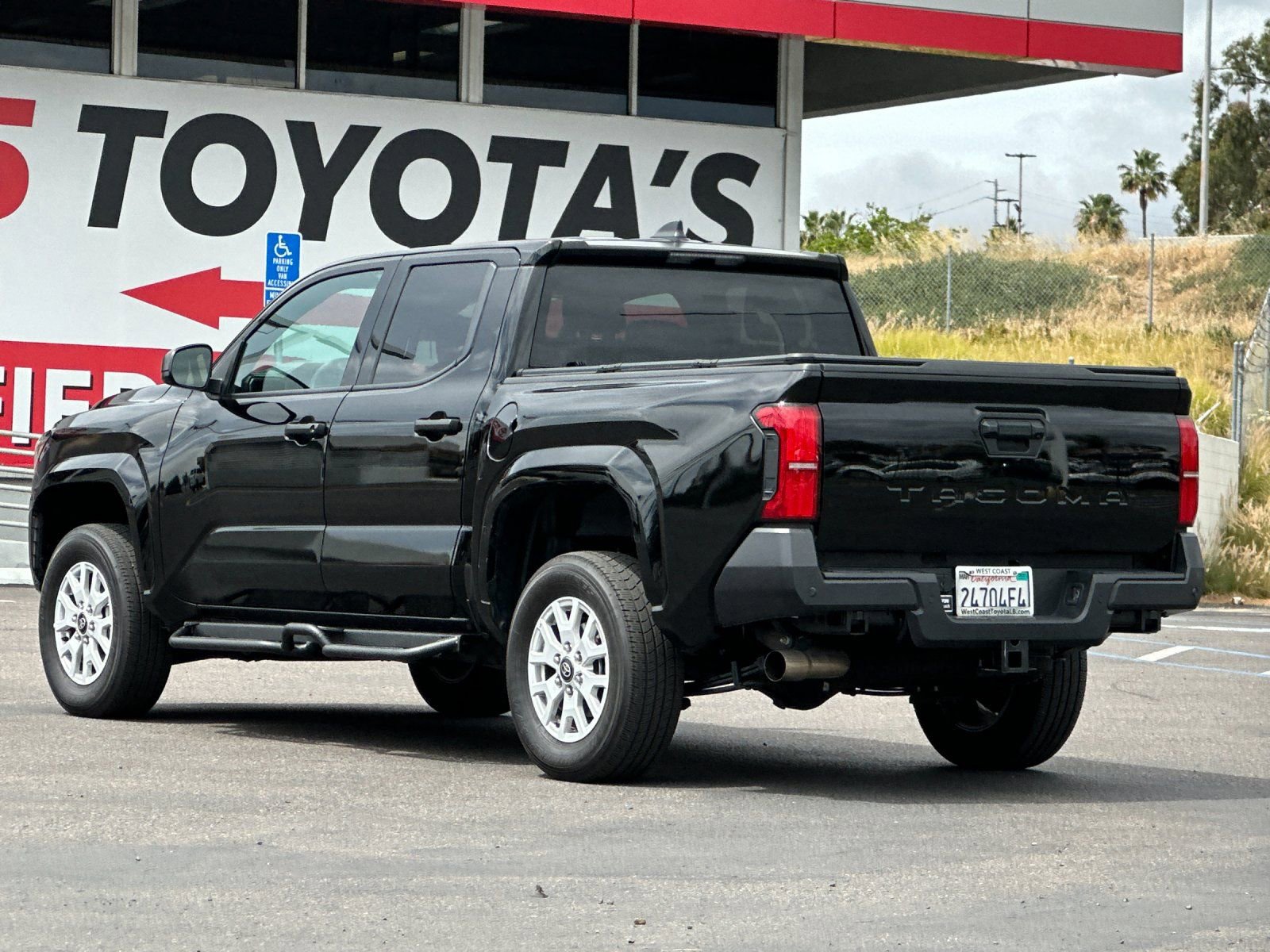 Used 2025 Toyota Tacoma SR w/ SR Upgrade Package image 3
