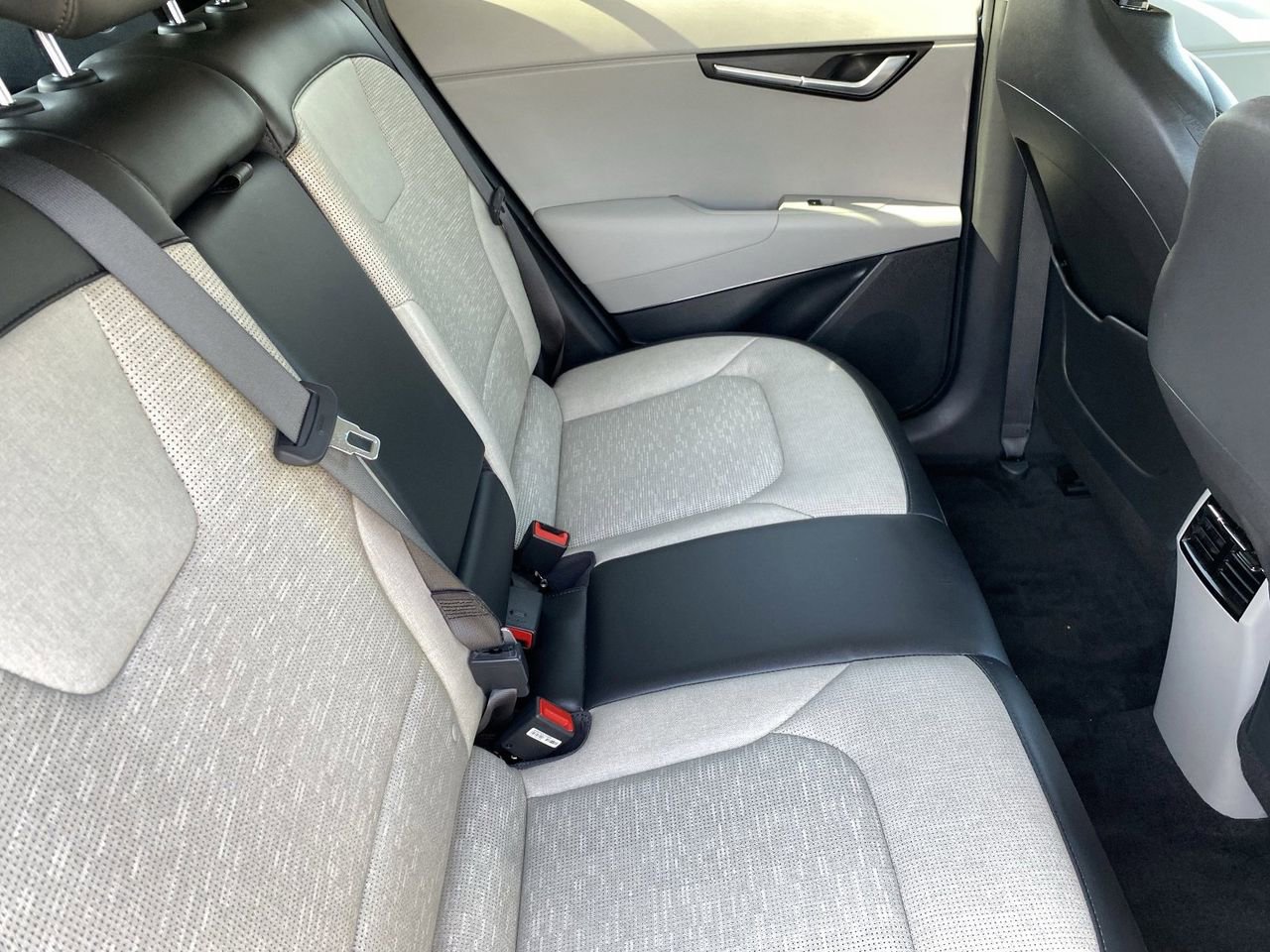 Used 2023 Kia Niro Wave FWD image 12
