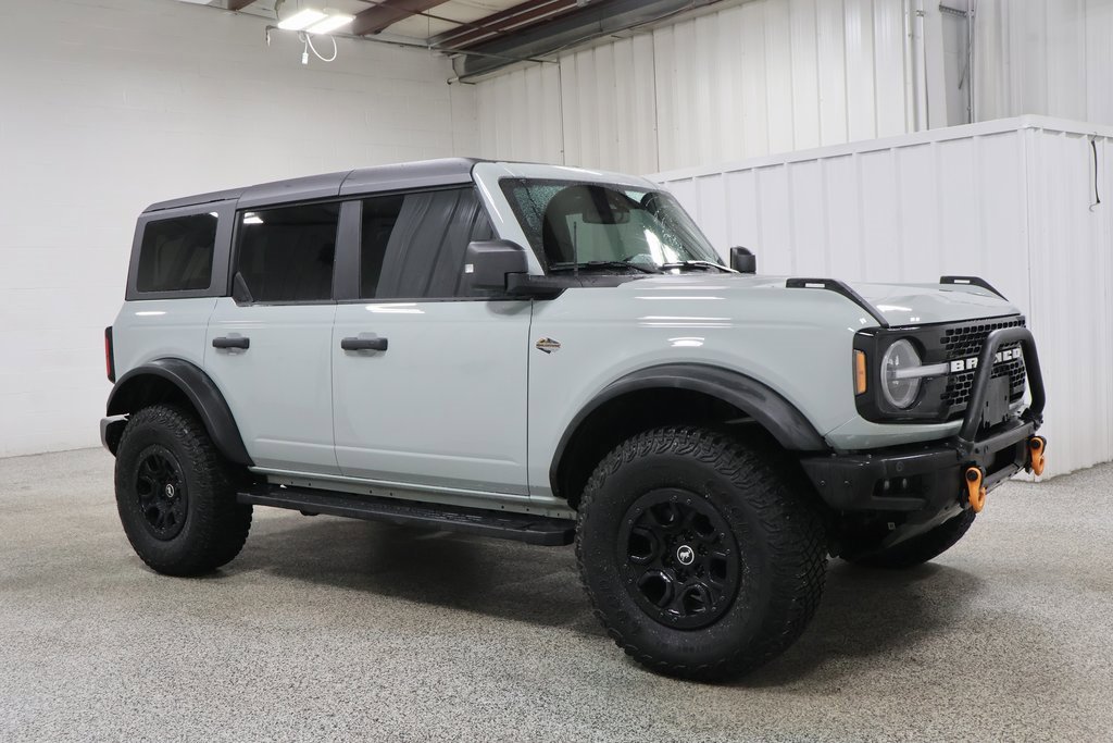 Used 2023 Ford Bronco Wildtrak image 2