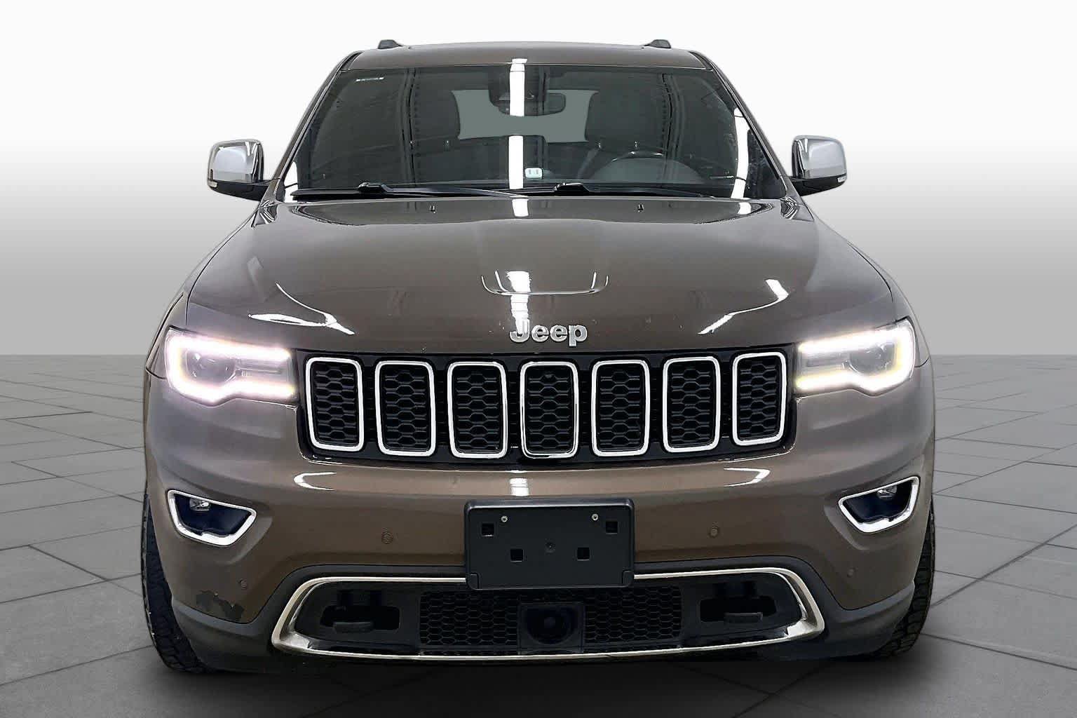 Used 2018 Jeep Grand Cherokee Limited w/ Luxury Group II AWD/4WD image 4