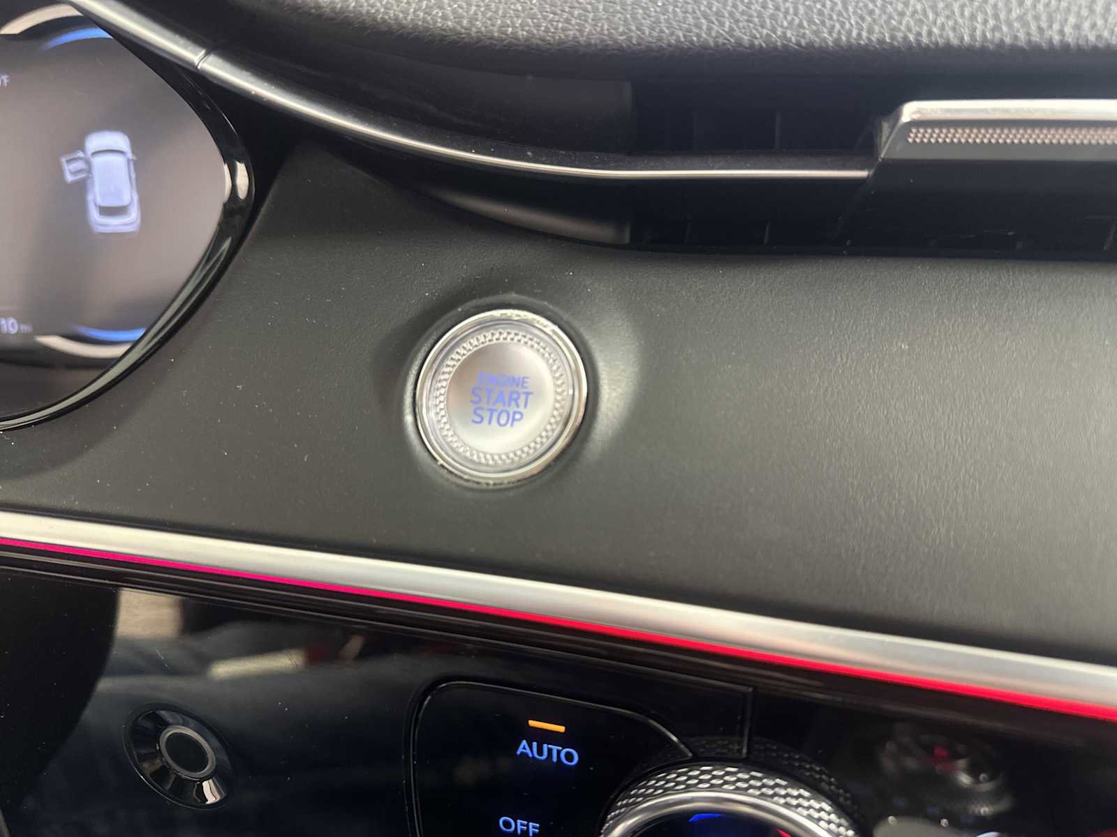 Used 2023 Genesis GV70 2.5T w/ Advanced Package image 18