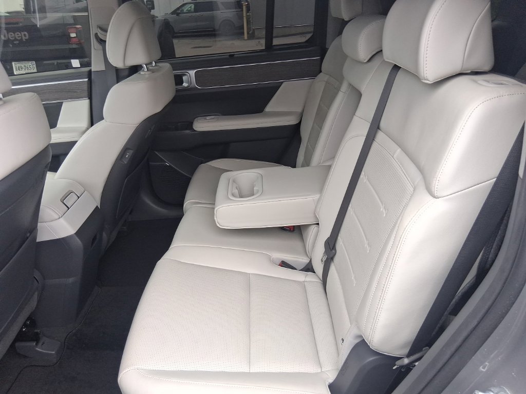 Used 2024 Hyundai Santa Fe Limited AWD/4WD image 19