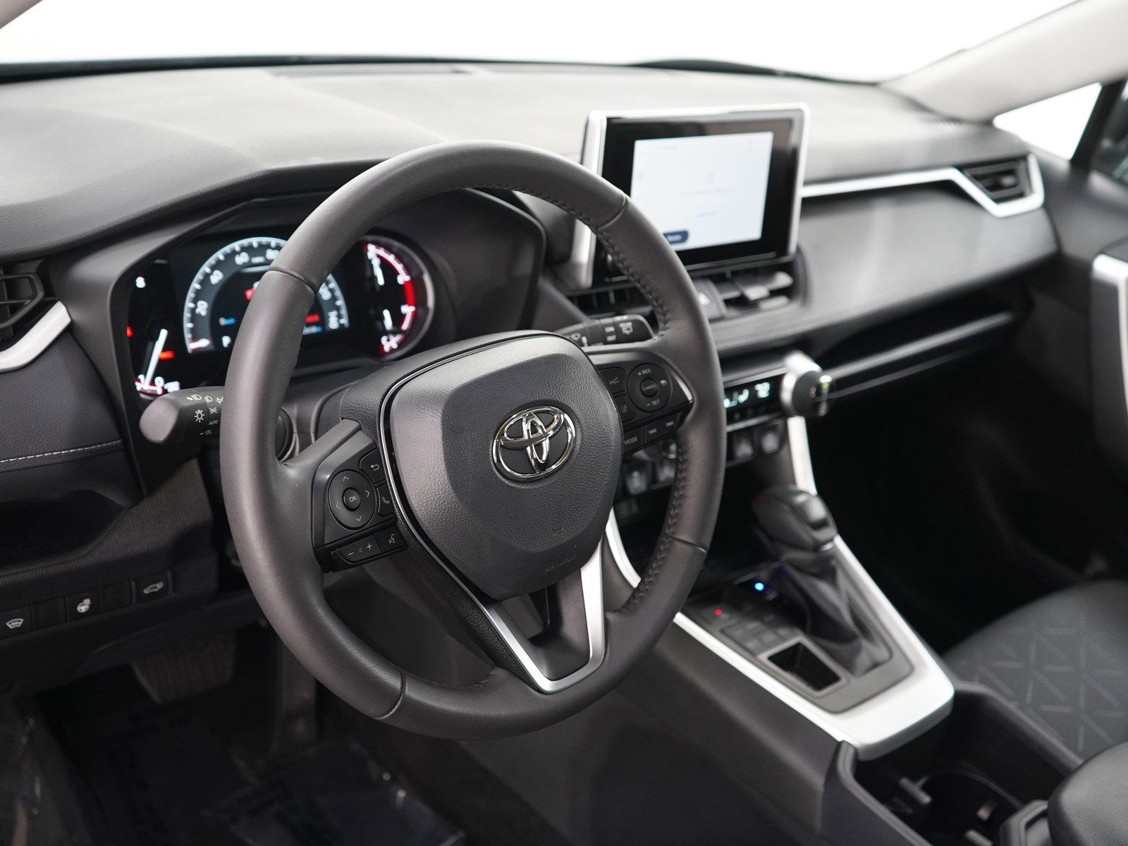 Used 2025 Toyota RAV4 XLE w/ Convenience Package AWD/4WD image 21