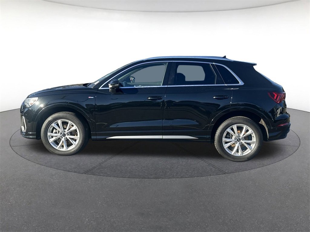 Used 2024 Audi Q3 2.0T Premium image 2