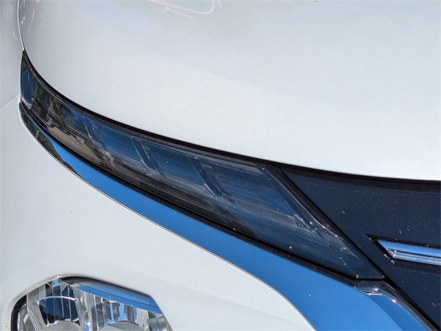 New 2025 Mitsubishi Outlander SE image 11