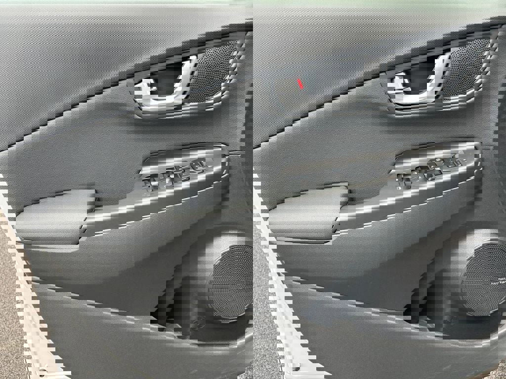 Used 2023 Hyundai Kona Limited w/ Cargo Package image 22