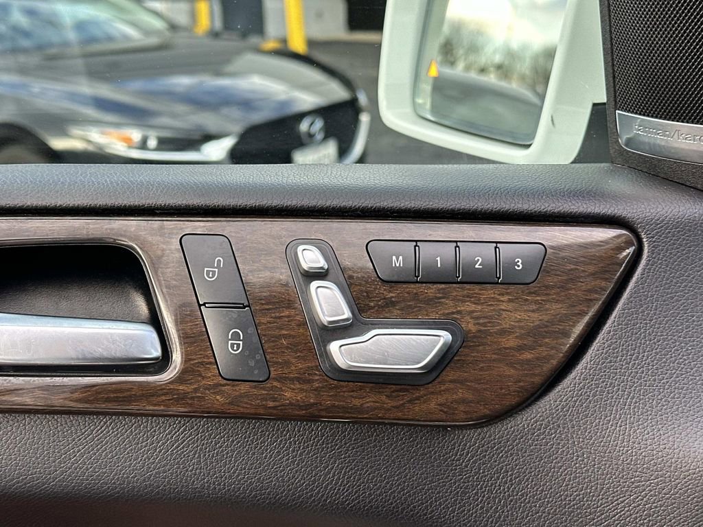 Used 2017 Mercedes-Benz GLS 450 4MATIC image 25