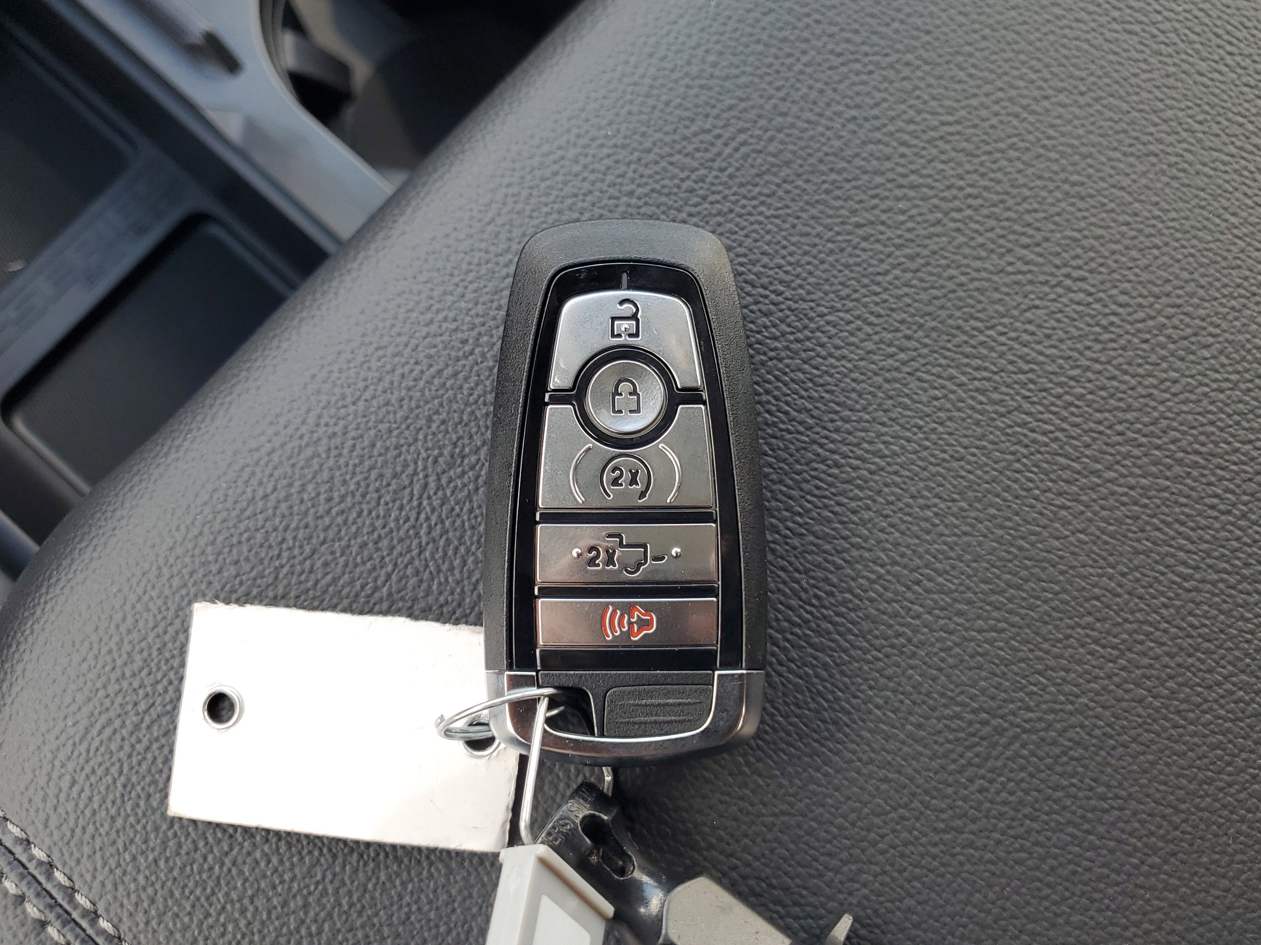 New 2026 Ford F250 Lariat w/ Black Appearance Package image 22