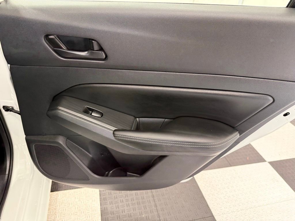 Used 2025 Nissan Altima 2.5 SV FWD image 24