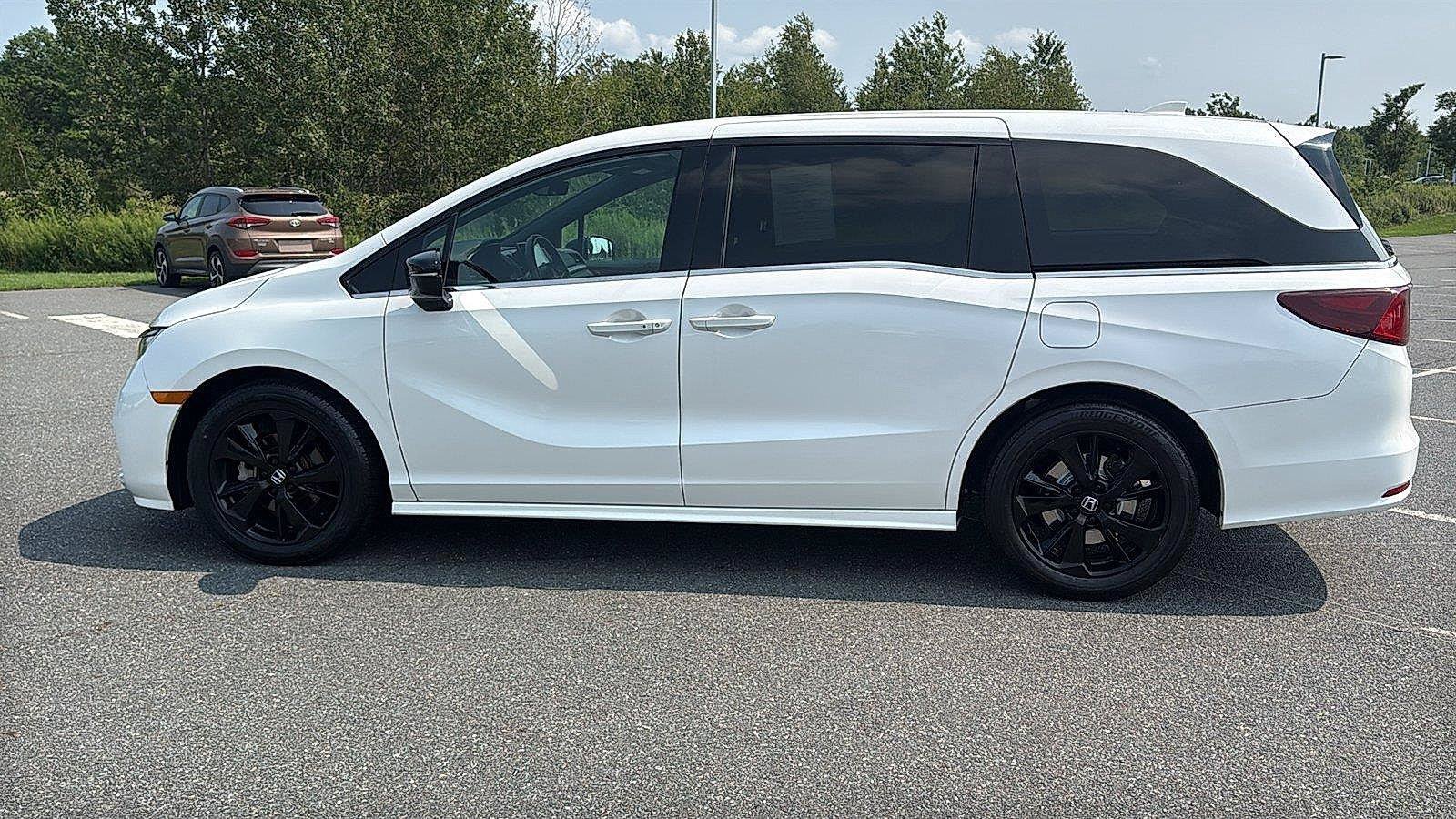 Used 2023 Honda Odyssey Sport image 12