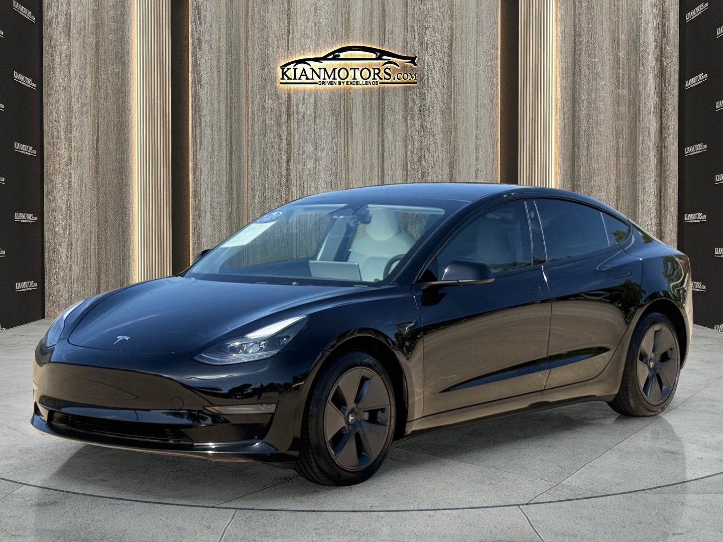 Used 2023 Tesla Model 3 Standard Range RWD image 3