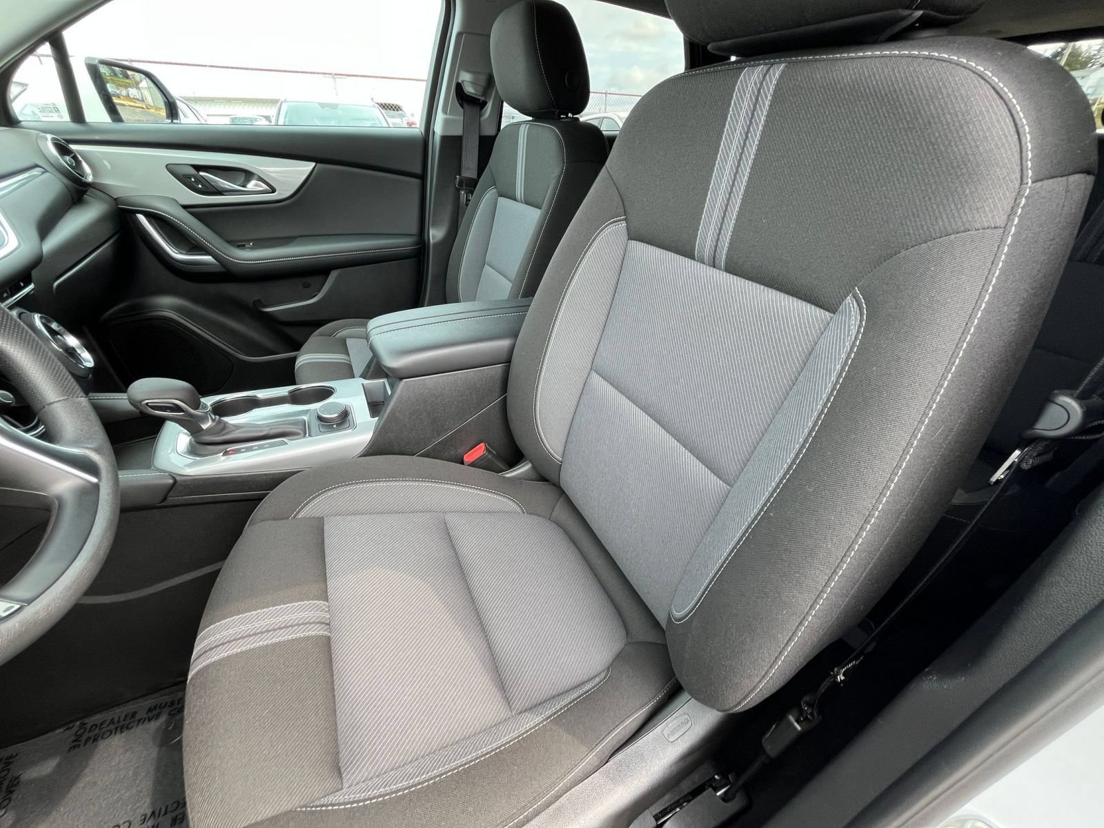 Used 2025 Chevrolet Blazer LT FWD image 37