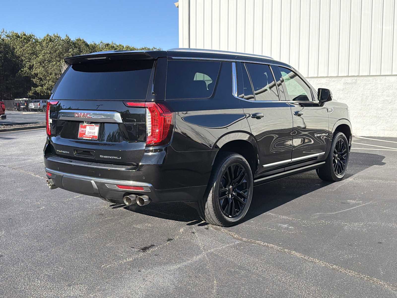 Used 2021 GMC Yukon Denali w/ Denali Premium Package image 33