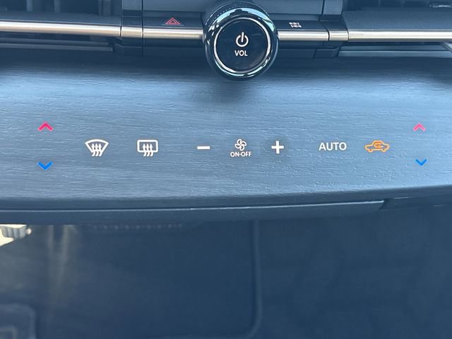 Used 2024 Nissan Ariya AWD image 23