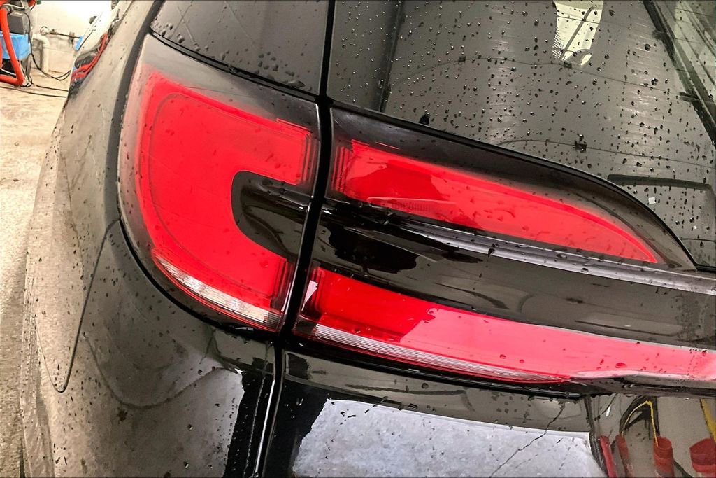 Used 2021 Chrysler Pacifica Touring-L image 21