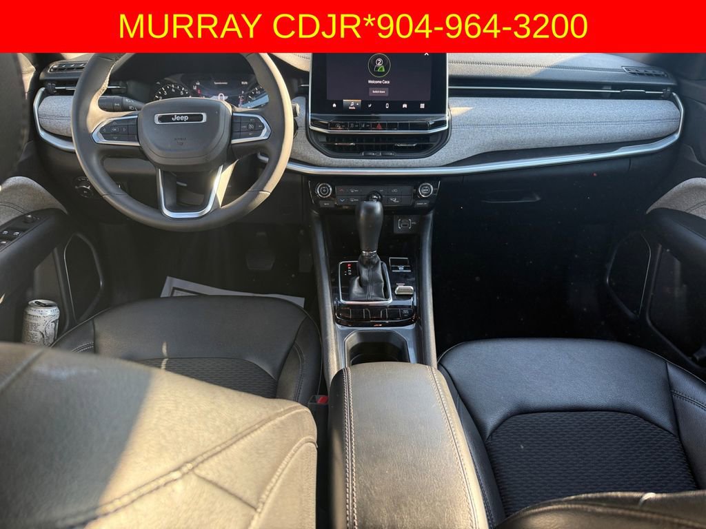 Used 2024 Jeep Compass Latitude image 10