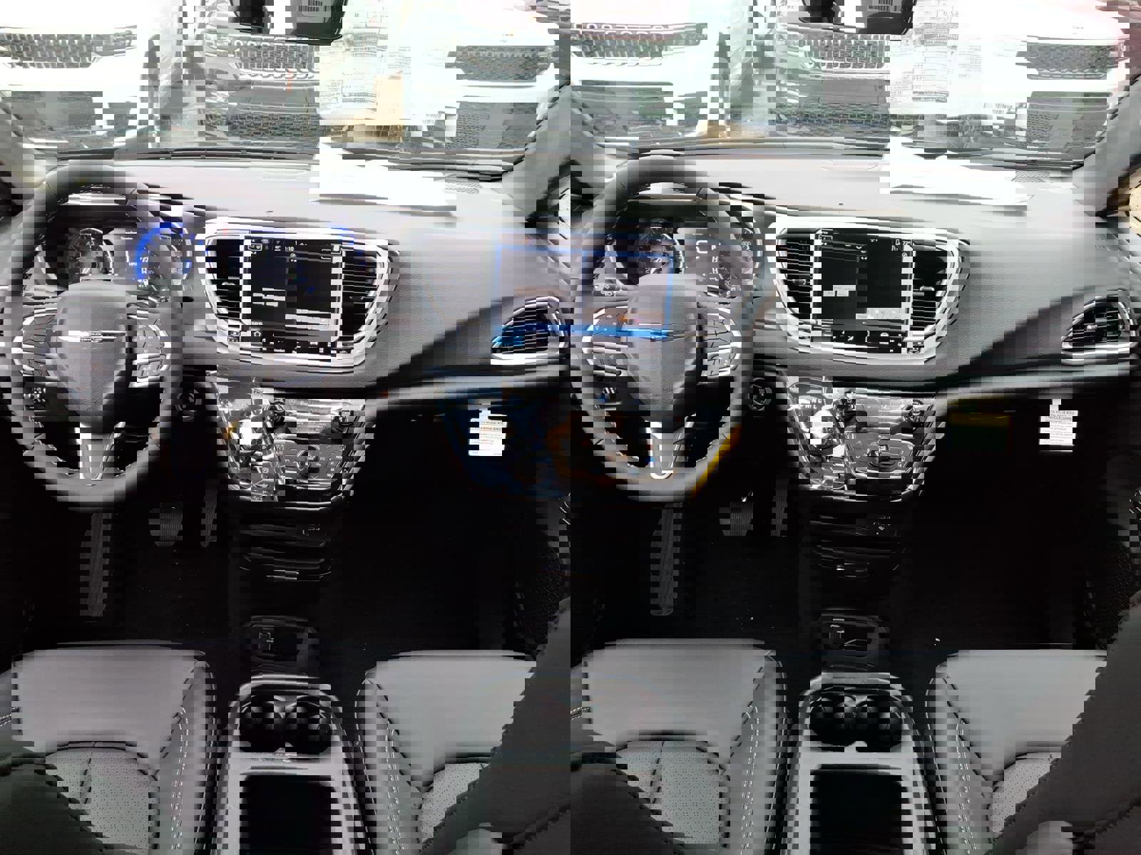 New 2026 Chrysler Voyager LX image 6