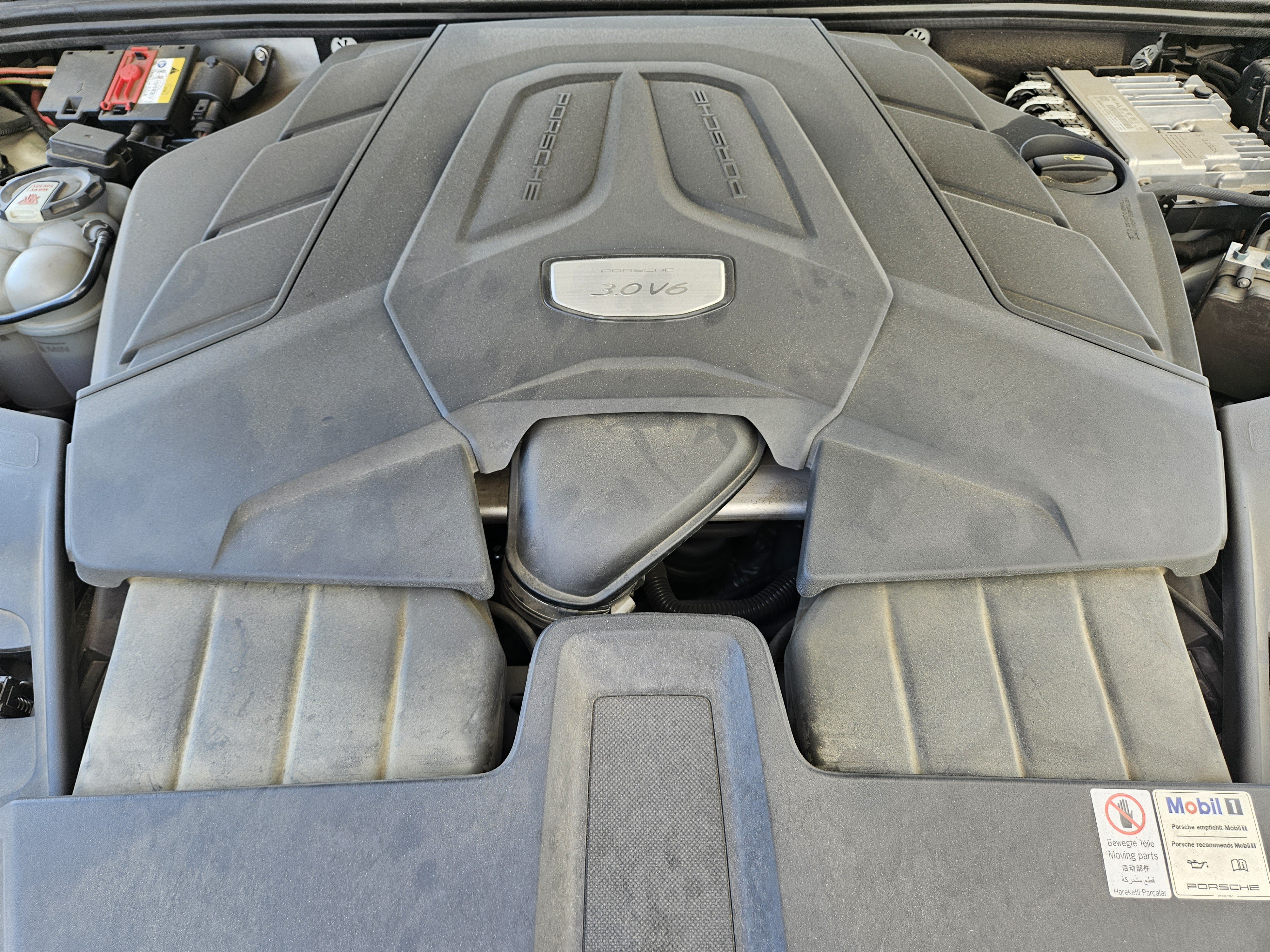Certified 2021 Porsche Cayenne Coupe AWD/4WD image 30