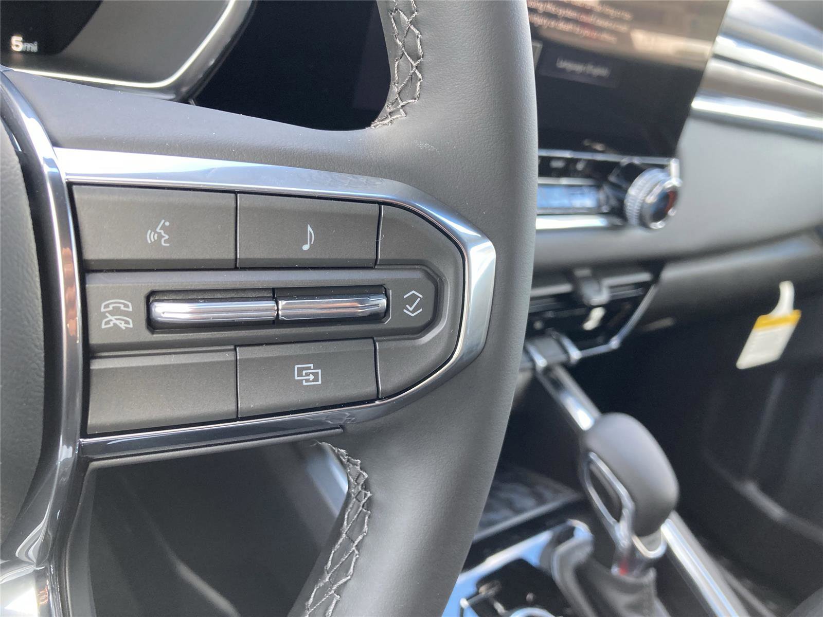 New 2026 GMC Canyon Elevation w/ Convenience Package image 23