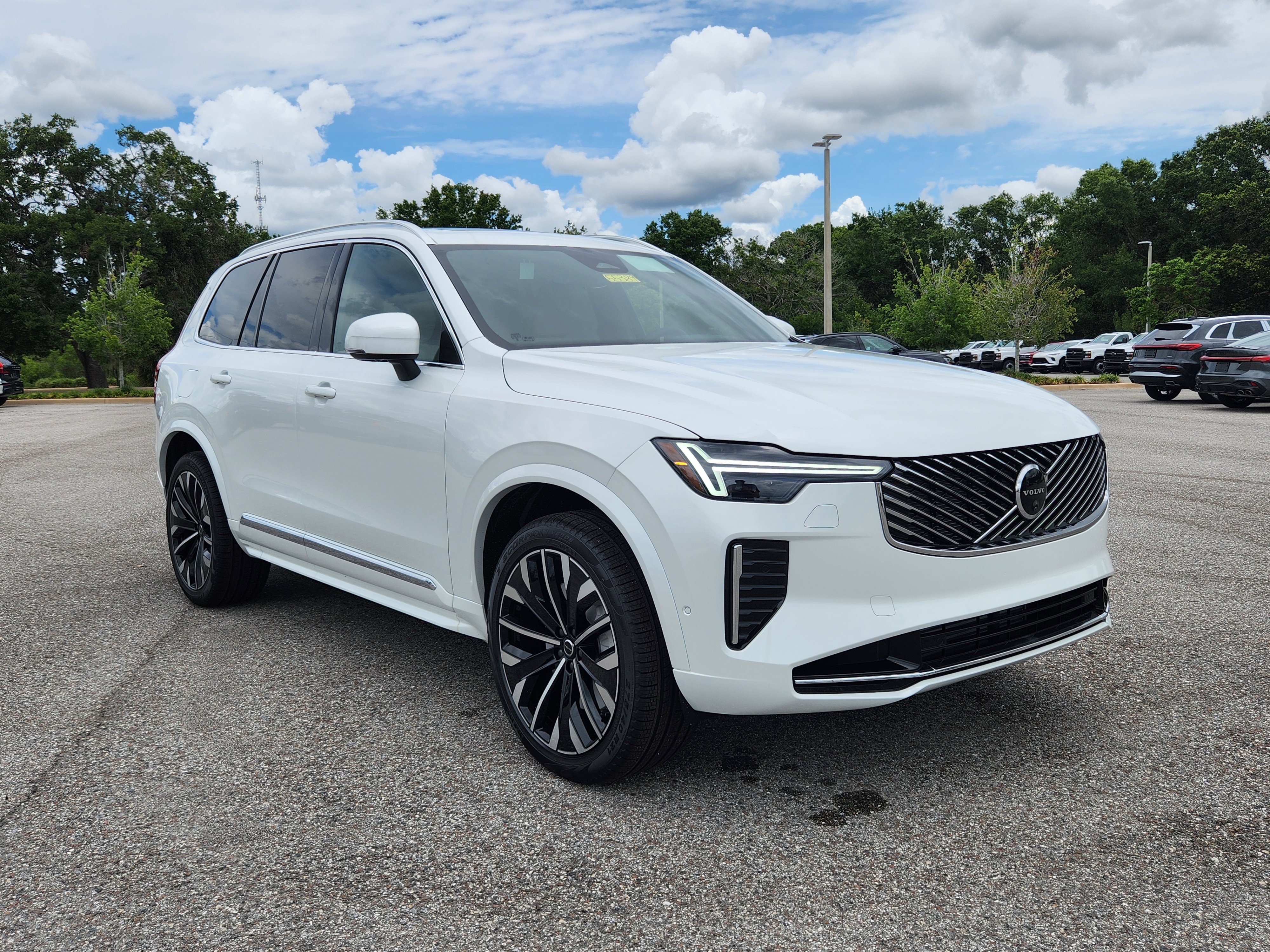 New 2025 Volvo XC90 T8 Plus w/ Protection Package video 1