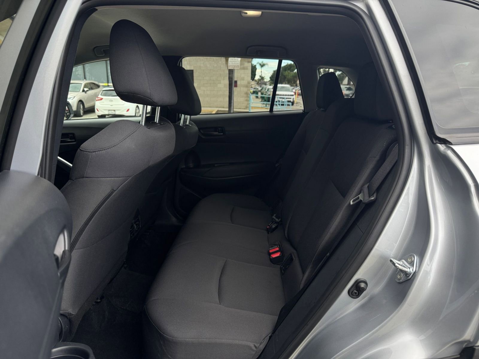 Used 2025 Toyota Corolla Cross LE image 24