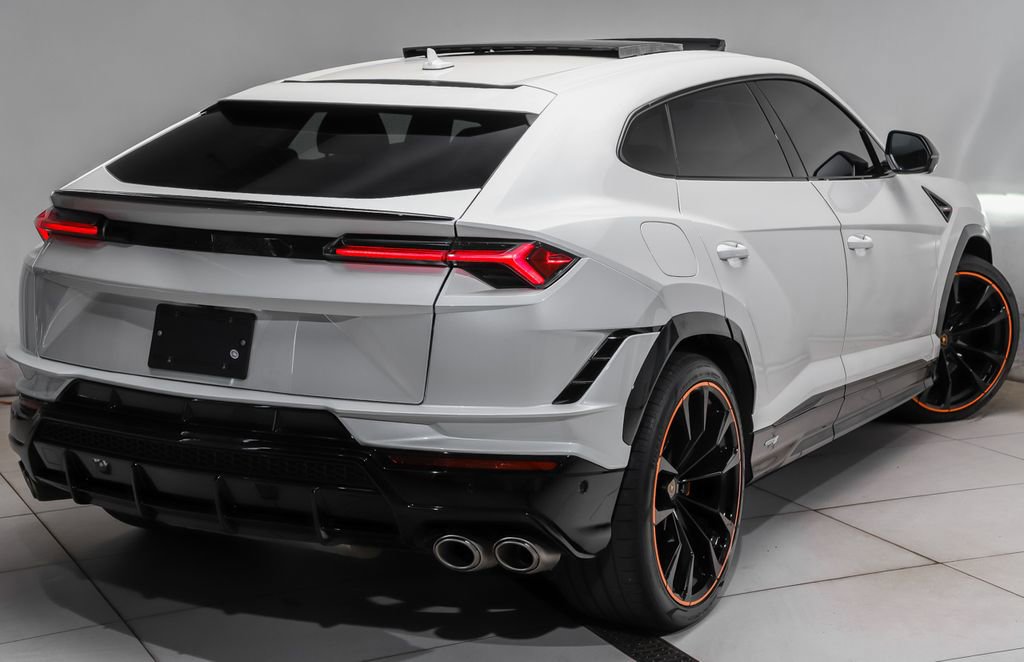 Used 2023 Lamborghini Urus S AWD/4WD image 3