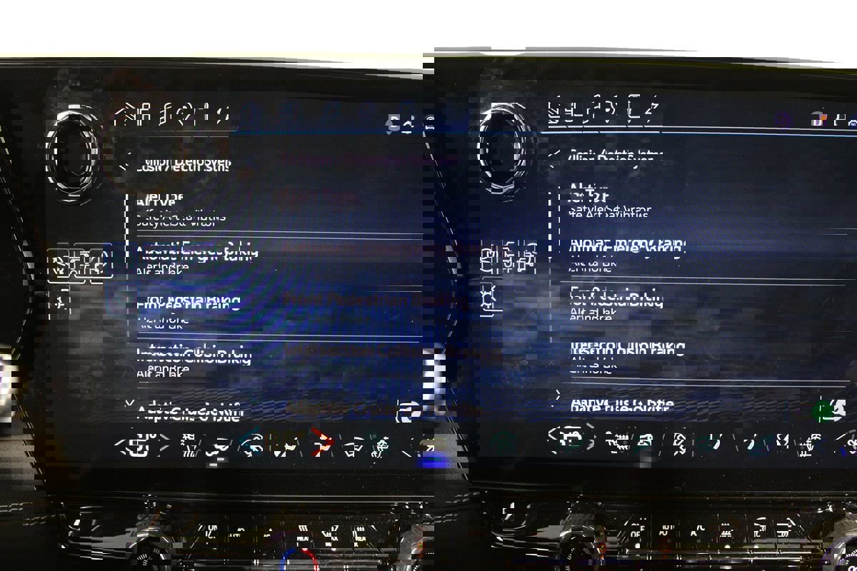 Used 2024 Chevrolet Blazer EV LT image 18