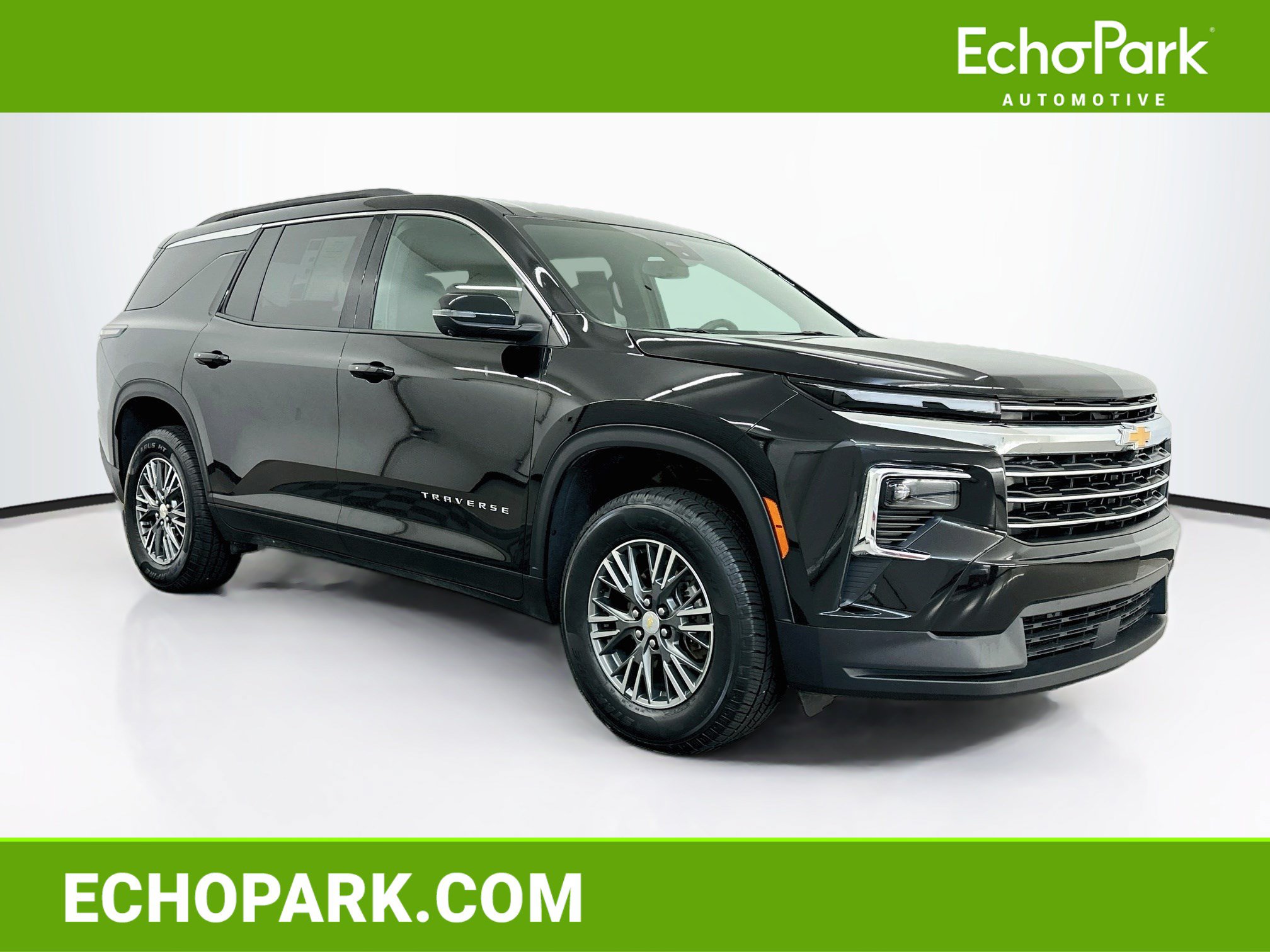 Used 2024 Chevrolet Traverse LT