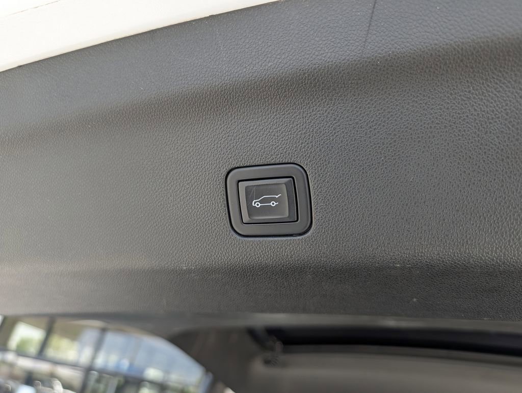 Used 2023 Chevrolet Suburban Premier RWD image 29