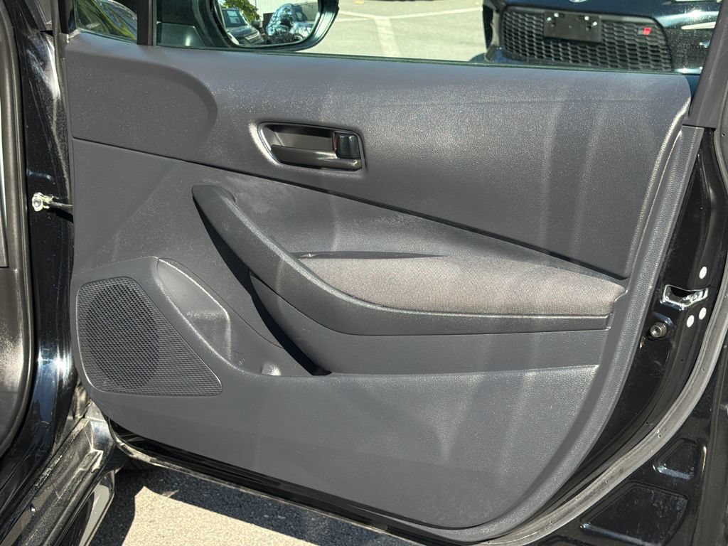 Used 2026 Toyota Corolla LE FWD image 11